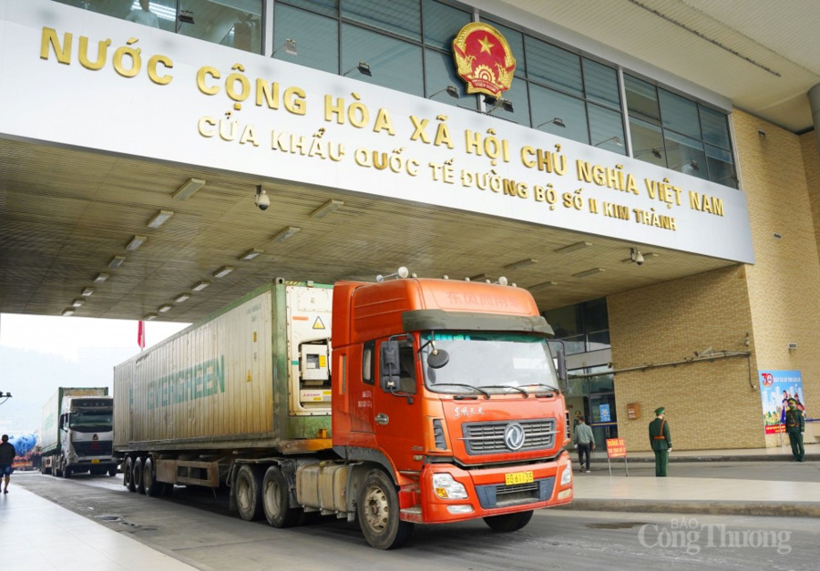 Border trade up in Lao Cai province
