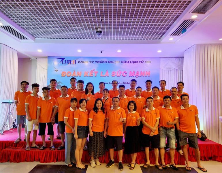 Toàn thể nhân viên Công ty Tu Mai Logistics