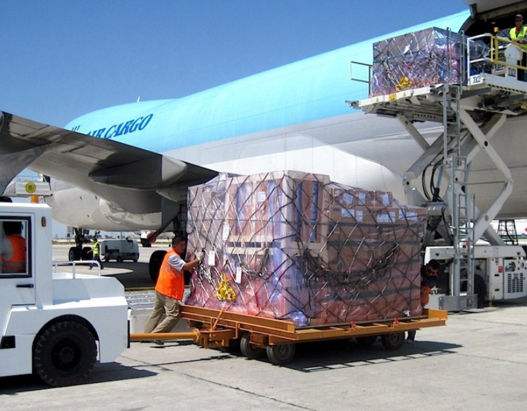 Vận chuyển hàng hóa bằng đường hàng không